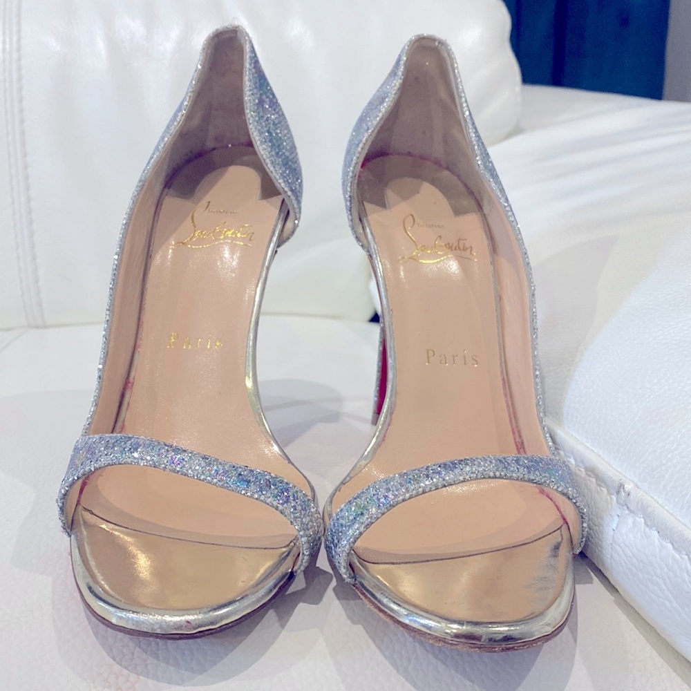 CHRISTIAN LOUBOUTIN SPARKLY RED BOTTOMS